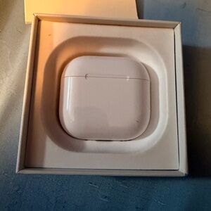 White Wireless Apple AirPods